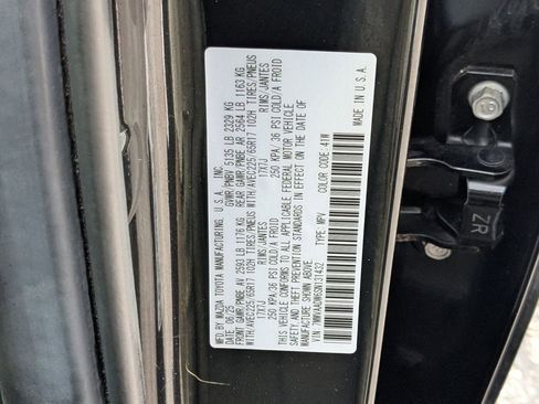 Used 2025 MAZDA CX-50 AWD 2.5 Hybrid w/ Premium Pkg image 31