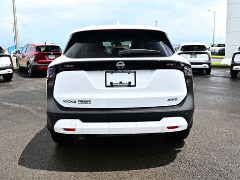 Certified 2025 Nissan Kicks SV AWD/4WD image 7