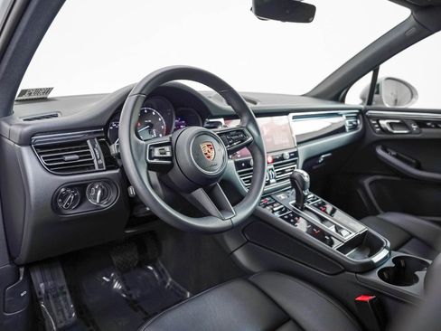 Certified 2026 Porsche Macan S AWD/4WD image 4