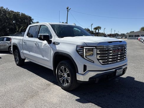 Used 2025 GMC Sierra 1500 SLT image 7