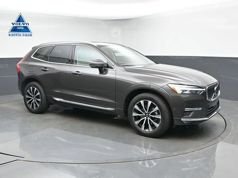 Used 2023 Volvo XC60 B5 Plus w/ Climate Package AWD/4WD image 1