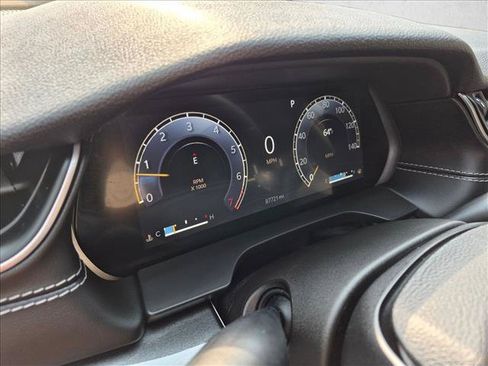 Used 2022 Jeep Grand Cherokee Altitude AWD/4WD image 12