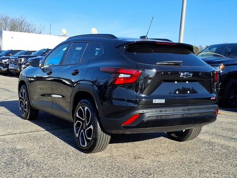 Certified 2025 Chevrolet Trax RS w/ Driver Confidence Package image 15