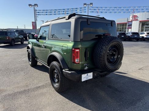 Used 2022 Ford Bronco Black Diamond image 7