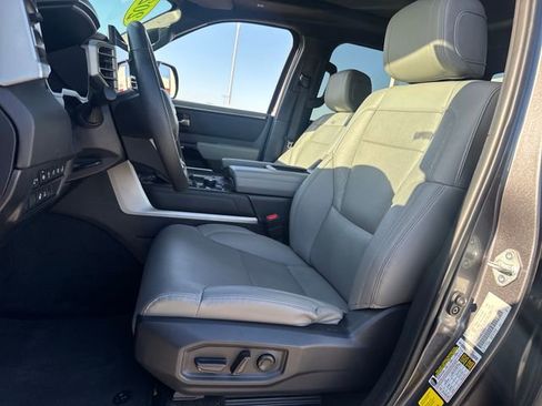 Used 2025 Toyota Tundra Limited AWD/4WD image 14