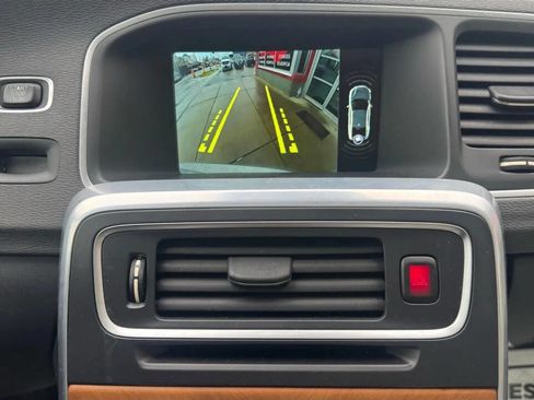 Used 2016 Volvo S60 T5 Inscription Platinum w/ Climate Package image 31