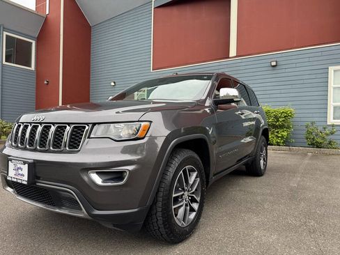 Used 2017 Jeep Grand Cherokee Limited AWD/4WD image 4