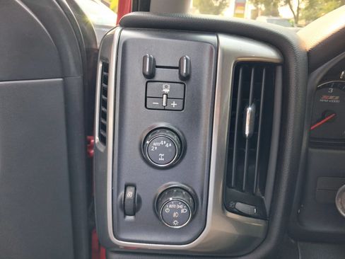 Used 2018 Chevrolet Silverado 1500 LT w/ All Star Edition AWD/4WD image 8