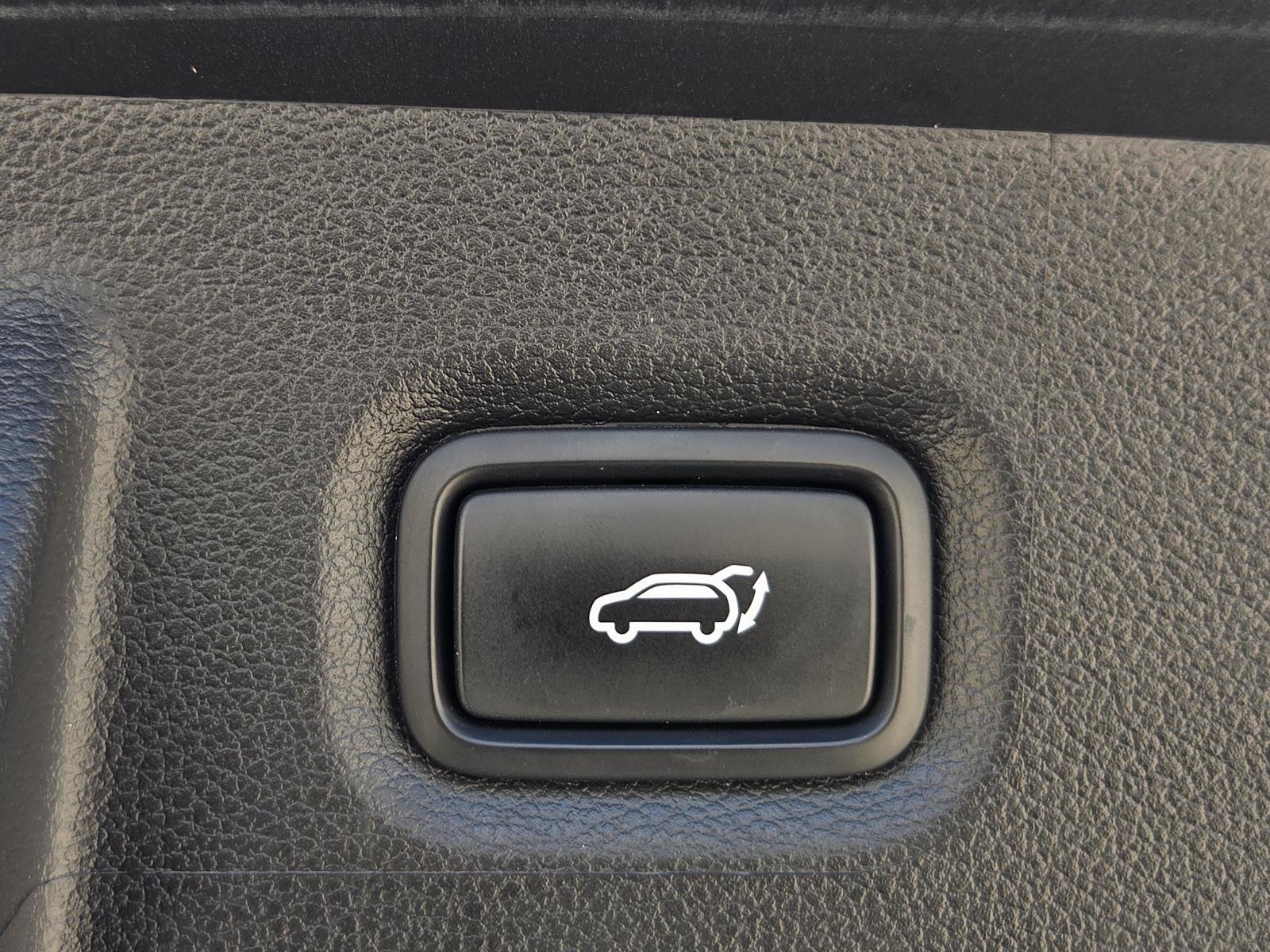 Certified 2023 Hyundai Santa Fe SEL FWD image 10