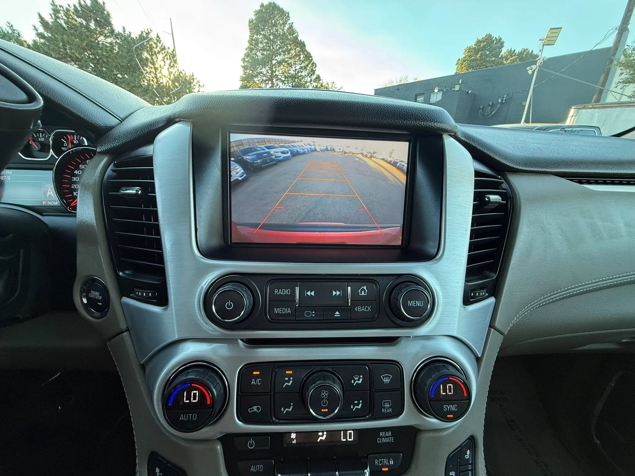 Used 2015 GMC Yukon XL SLT w/ HD Trailering Package AWD/4WD image 45