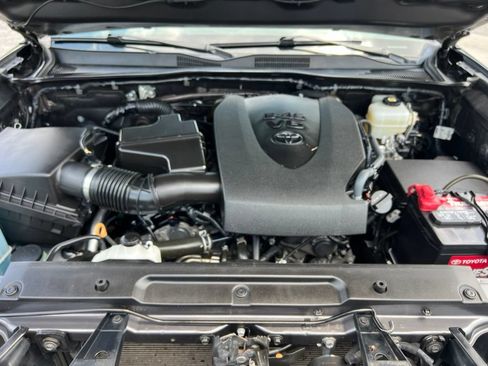 Used 2021 Toyota Tacoma TRD Off-Road w/ Blackout Package (TMS) AWD/4WD image 13