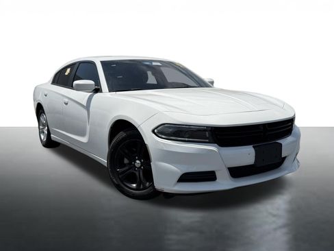 Used 2022 Dodge Charger SXT w/ Leather Interior Group RWD image 2