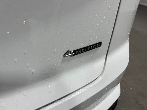 Used 2025 Volkswagen Atlas Cross Sport SE image 14