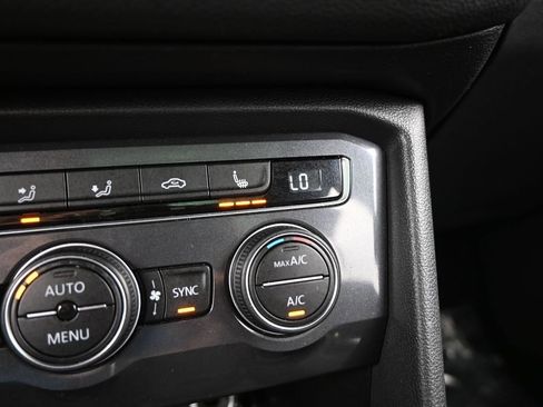 Used 2021 Volkswagen Tiguan SE R-Line image 26