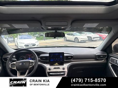 Used 2022 Ford Explorer XLT w/ Equipment Group 202A AWD/4WD image 11