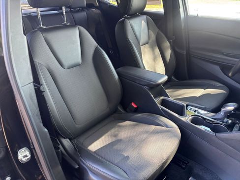 Used 2025 Buick Encore GX Preferred FWD image 37
