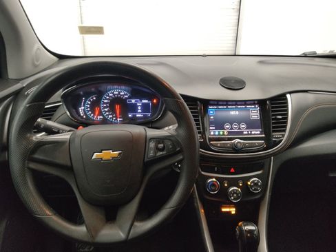Used 2020 Chevrolet Trax LS FWD image 22