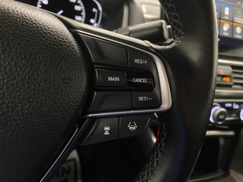 Used 2018 Honda Accord Sport image 17