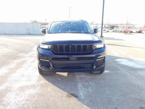 Used 2024 Jeep Grand Cherokee L Limited w/ Black Appearance Package image 8