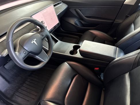 Used 2020 Tesla Model 3 Standard Range RWD image 11