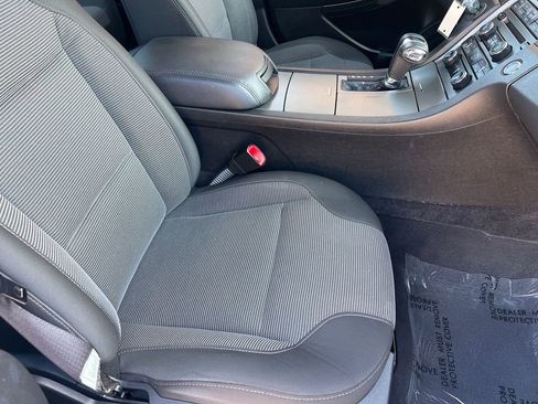 Used 2010 Ford Taurus SEL FWD image 14