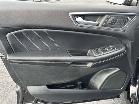Used 2022 Ford Edge ST image 9