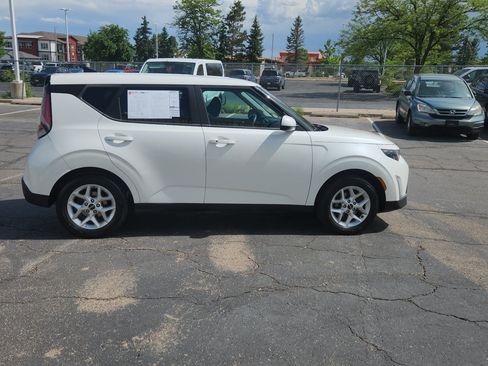 Used 2023 Kia Soul S FWD image 13