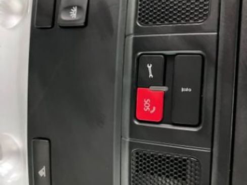 Used 2016 Volkswagen Jetta Sport image 8