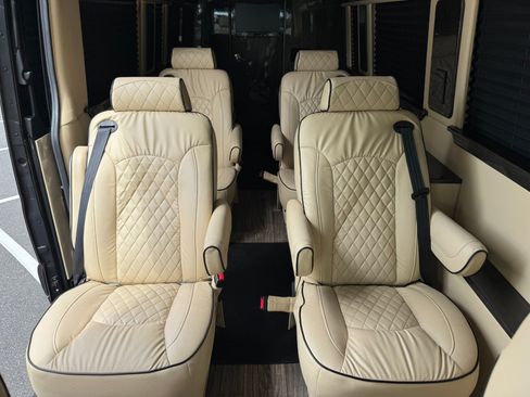 Used 2022 Mercedes-Benz Sprinter 3500 image 64