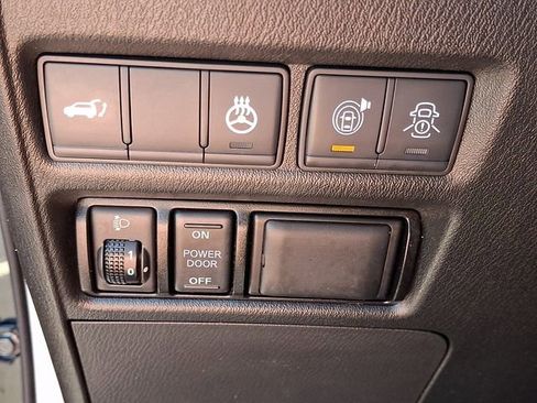 Used 2019 Nissan Armada Platinum RWD image 27