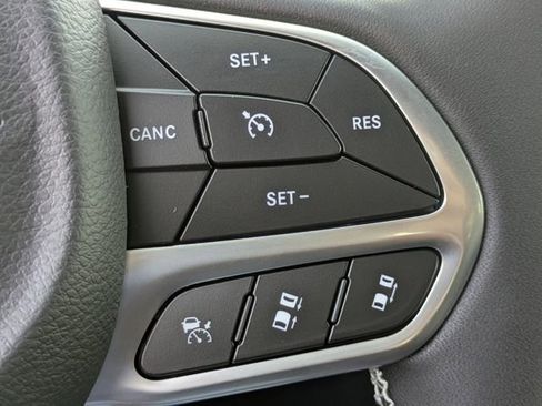 New 2025 Chrysler Voyager LX FWD image 25