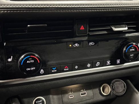 Used 2021 Nissan Rogue SL w/ Premium Package image 26