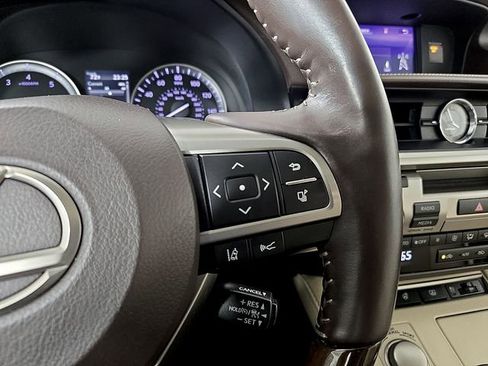 Used 2018 Lexus ES 350 w/ Luxury Package w/Wood Trim image 25