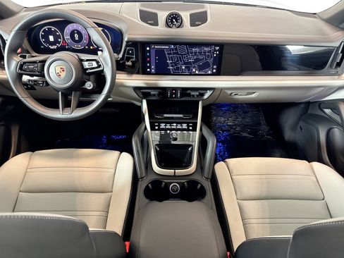 Certified 2025 Porsche Cayenne Coupe image 19