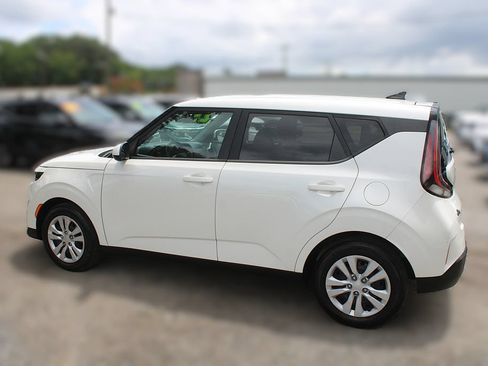 Used 2023 Kia Soul LX FWD image 12