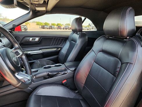 Used 2023 Ford Mustang Premium image 7