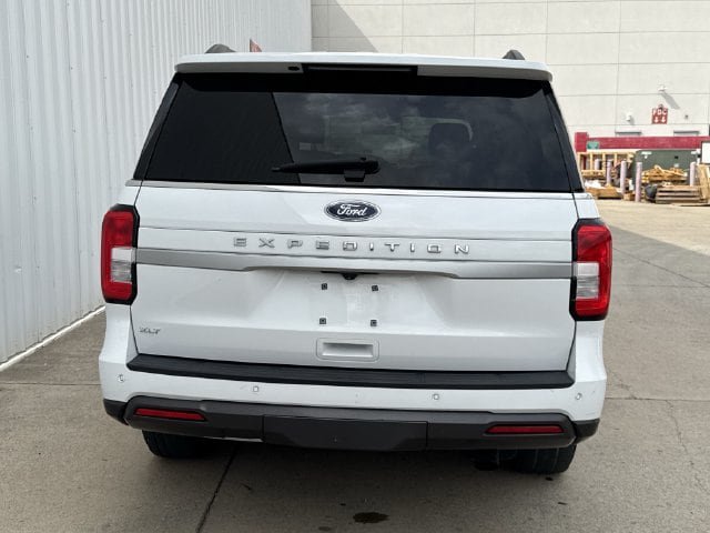 Used 2024 Ford Expedition XLT RWD image 5