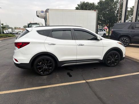 Used 2017 Hyundai Santa Fe Sport w/ Cargo Package FWD image 5