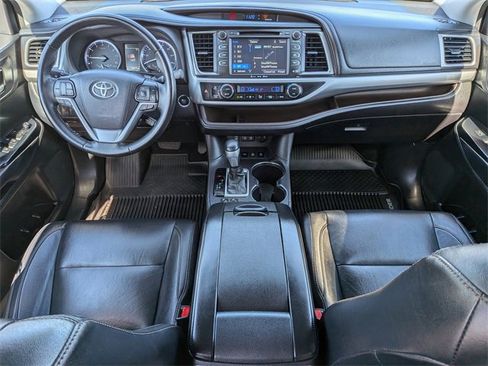Used 2018 Toyota Highlander XLE w/ Protection Package #3 image 17