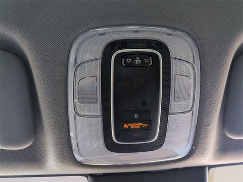 Used 2022 Hyundai Elantra SEL image 29