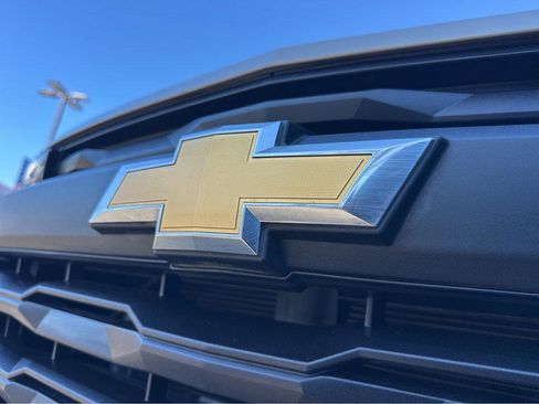 Used 2023 Chevrolet Colorado W/T image 39