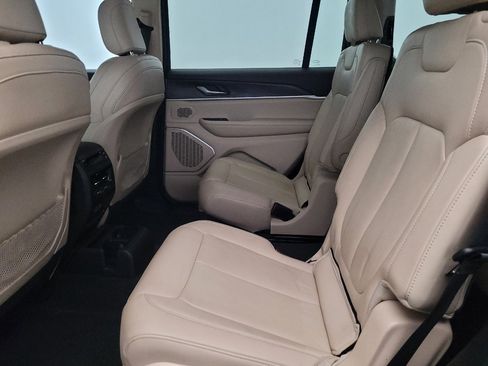 Used 2022 Jeep Grand Cherokee L Limited AWD/4WD image 18
