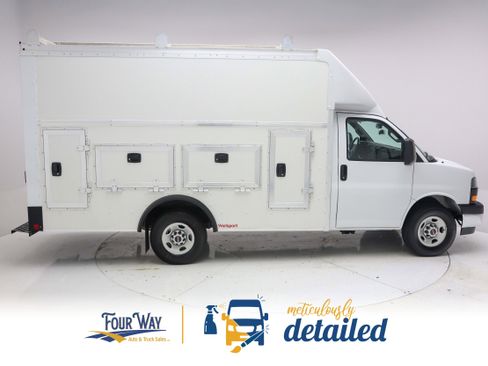 Used 2022 GMC Savana 3500 w/ Power Convenience Package RWD image 2