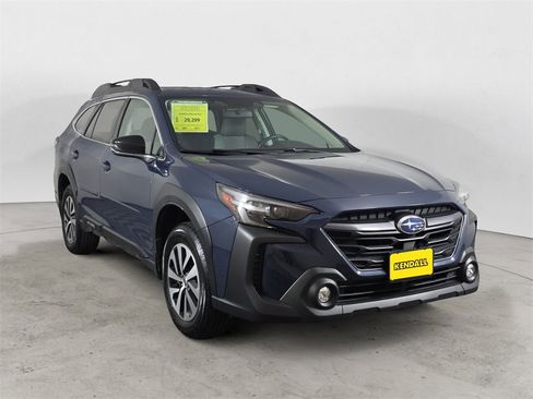 Used 2025 Subaru Outback Premium image 7