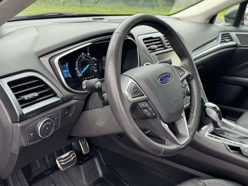 Used 2016 Ford Fusion Titanium AWD/4WD image 2