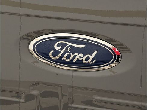 Used 2021 Ford F150 Lariat w/ Equipment Group 502A High AWD/4WD image 5