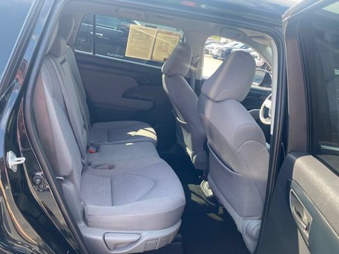 Used 2022 Toyota Highlander LE AWD/4WD image 18