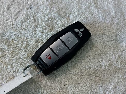 Used 2023 Mitsubishi Outlander ES AWD/4WD image 31
