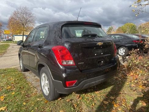 Used 2020 Chevrolet Trax LS image 3