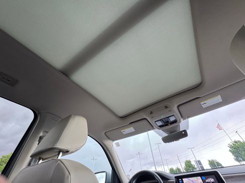 Used 2024 Volkswagen Atlas SEL Premium R-Line image 29